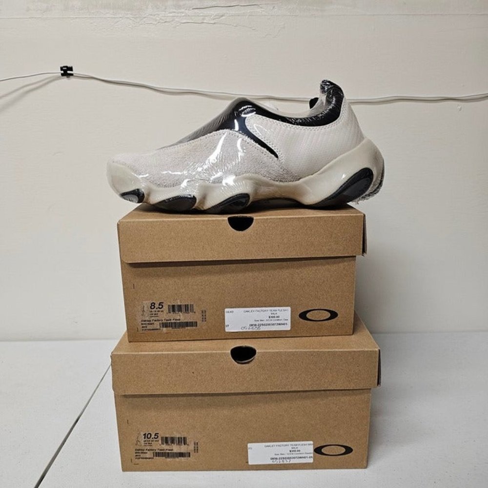 Brand New Y2K Oakley Factory Team Flesh Brain Dead Milk Size 8.5